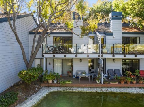 905 Middlefield Rd, Mountain View, CA 94043-3211