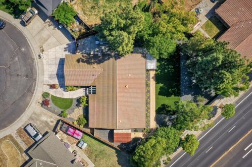 1400 Greenwich Dr, Manteca, CA 95336-2931