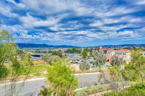 43102 Avenida Amistad, Temecula CA  92592-3099 exterior