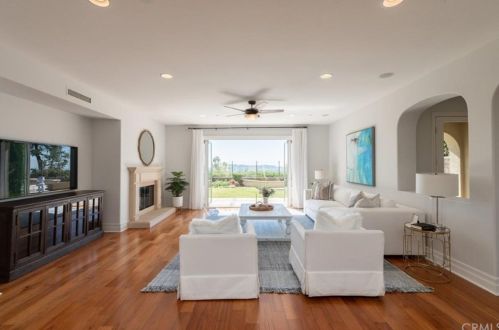 37 Blue Smt, Irvine CA  92603-0168 exterior