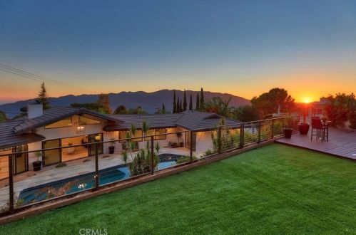 3001 Cloudcrest Rd, Glendale CA  91214-1304 exterior