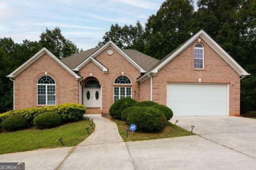 560 Clearbrook Dr, Porterdale, GA 30016-9134