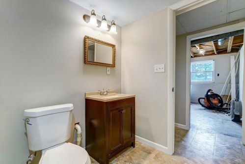 496 Bessinger Dr, Cincinnati OH 45240 exterior