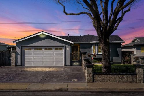 325 Park Victoria Dr, Milpitas, CA 95035-4614