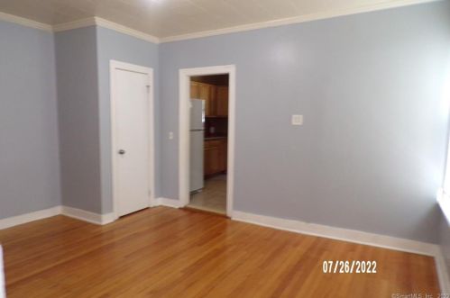 37 Hawthorne Ave, Derby CT  06418-1101 exterior