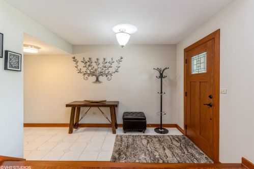 411 Hackberry Dr, Arlington Hts, IL 60004-1938