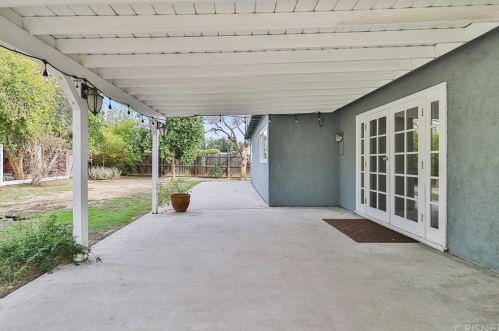 2693 Royal Ave, Simi Valley CA 93065-4768 exterior