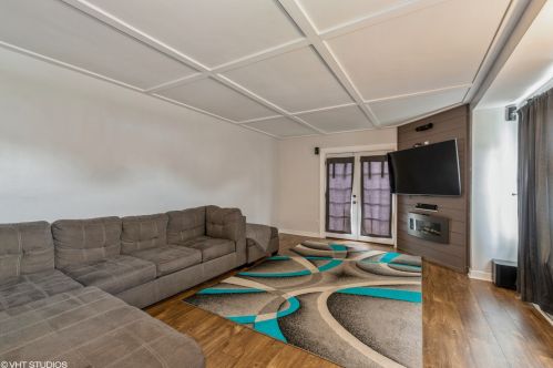 1038 Caswell St, Belvidere, IL 61008-5369