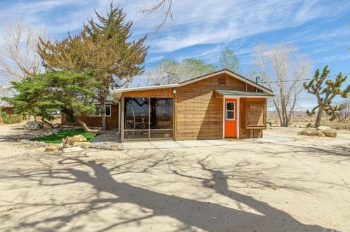 11337 Avenue, Lancaster, CA 93535-8005