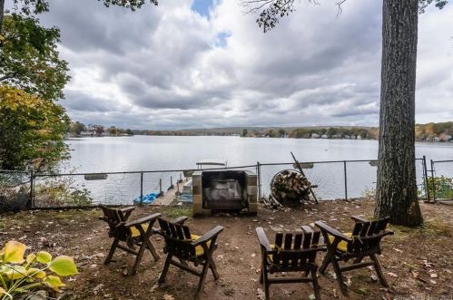 15 Wangonk Trl, East Hampton, CT 06424-2034