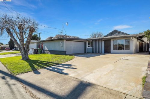 27467 Palmwood Ave, Hayward, CA 94545-4213