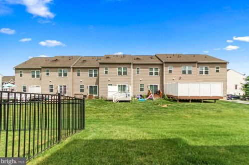 1241 Stonehaven Way, York PA  17403-9034 exterior