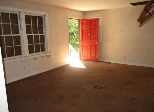2935 Akron St, Atlanta, GA 30344-3728