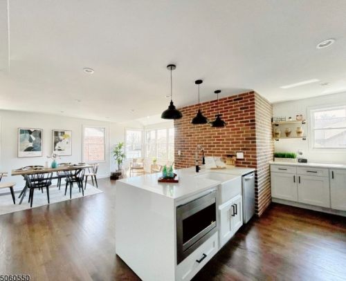 37 Ferncliff Rd, Bloomfield NJ  07003-5413 exterior