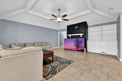 403 Pebblebrook Dr, Taylor Lake Village TX  77586-6012 exterior