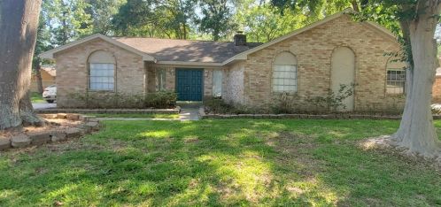 748 Charter Oaks Dr, Conroe TX  77302-3104 exterior