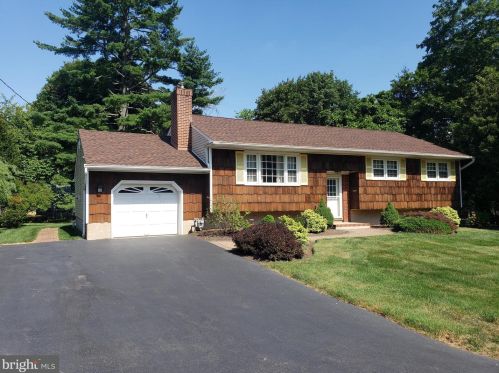 16 Lakeview Ave, Princeton, NJ 08540-9594