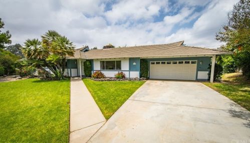 101 Sunridge Way, Redlands, CA 92373-7155