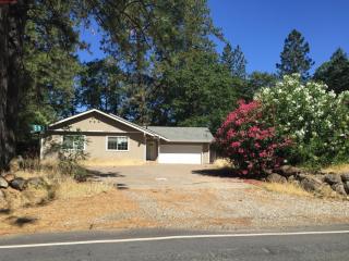 3985 Neal Rd, Paradise, CA 95969-5740