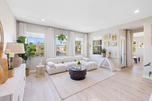 103 Rinaldi, Irvine CA  92620-2865 exterior