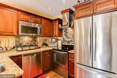 3422 Highlander Dr, Saint Paul MN  55122-1310 exterior