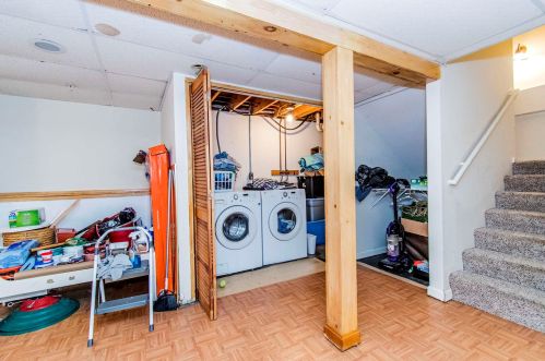 36 Nelson St, Dover, NH 03820-3736