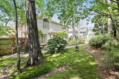 3027 Lanier Dr, Atlanta GA  30319-2744 exterior