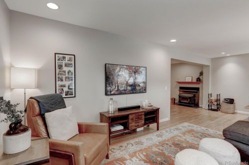 1021 Locust St, Denver CO 80222-7409 exterior