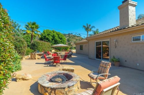 2021 Pleasant Heights Dr, Vista CA  92084-2844 exterior