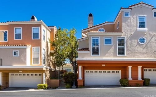 8037 Naples Ln, Anaheim, CA 92808-2439