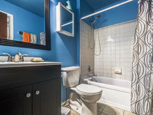 16492 Wyoming Dr, Aurora CO 80017-4159 exterior