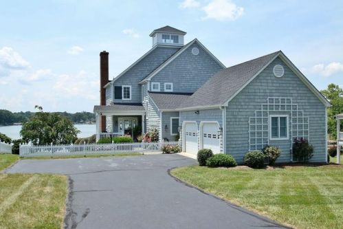 175 Sconset Dr, Penhook, VA 24137-2714