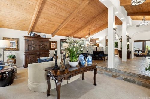 11407 Arroyo Ave, Santa Ana CA  92705-2403 exterior