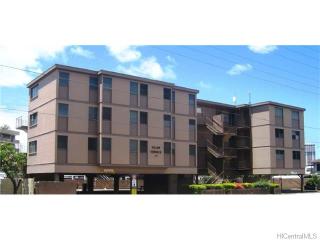 2739 Kapiolani Blvd, Honolulu HI  96826-4852 exterior