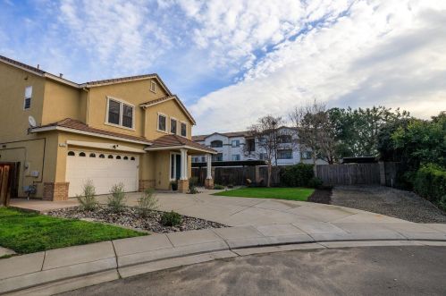 2833 Prosperity Ct, Modesto, CA 95355-8697