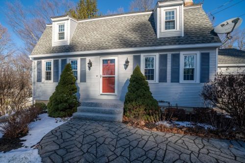 7 Shadwell Rd, Nashua, NH 03062-2539