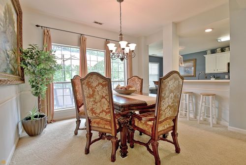131 Kingsbrook Cir, Newnan, GA 30265-2761