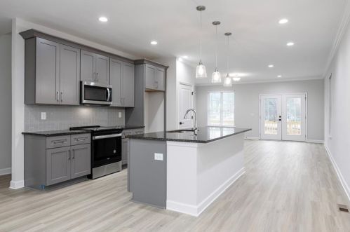 1991 Hollywood Rd, Atlanta GA  30318-1881 exterior
