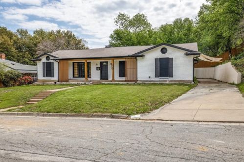 625 Blue Lake Dr, Fort Worth TX  76103-1102 exterior