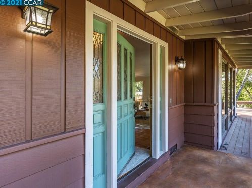 52 Evergreen Dr, Orinda, CA 94563-3115