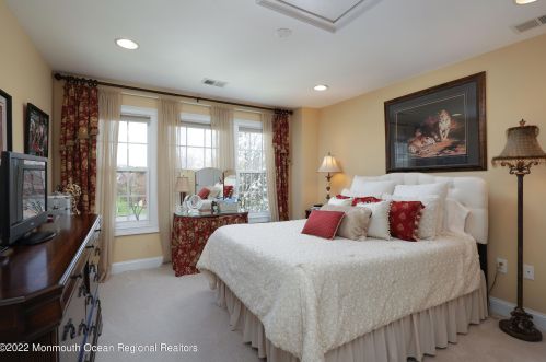 9 Majestic Dr, Tinton Falls NJ 07724-4760 exterior