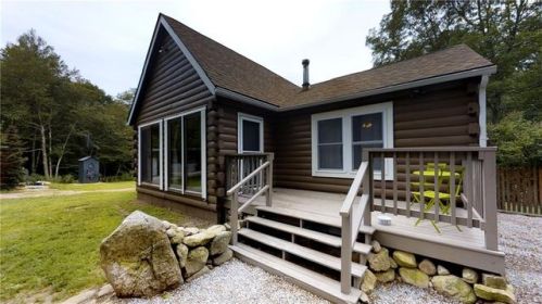 139 Kuehn Rd, Hopkinton, RI 02804-1002