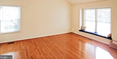 9702 Walthorne Ct, Springfield VA  22015-4044 exterior