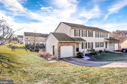 2300 Daisy Rd, York, PA 17402-4649