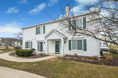 737 Fieldcrest Dr, South Elgin, IL 60177-3092
