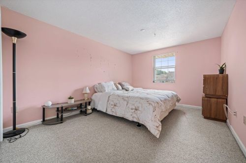 407 Elmwood Dr, Hudson NH  03051-3242 exterior