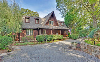 814 Reed Creek Pt, Hartwell, GA 30643-2465