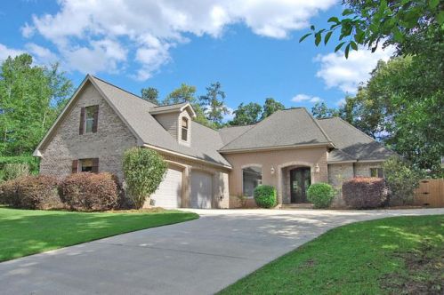 18 Cimarron Dr, Hattiesburg, MS 39402-8141