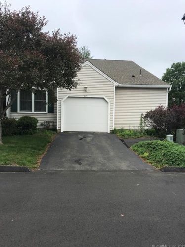 671 Ledgeview Ct, Southington CT  06489-3435 exterior