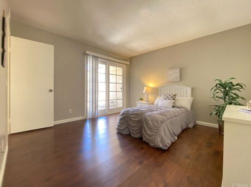 17251 Chestnut, Irvine CA  92612-2316 exterior